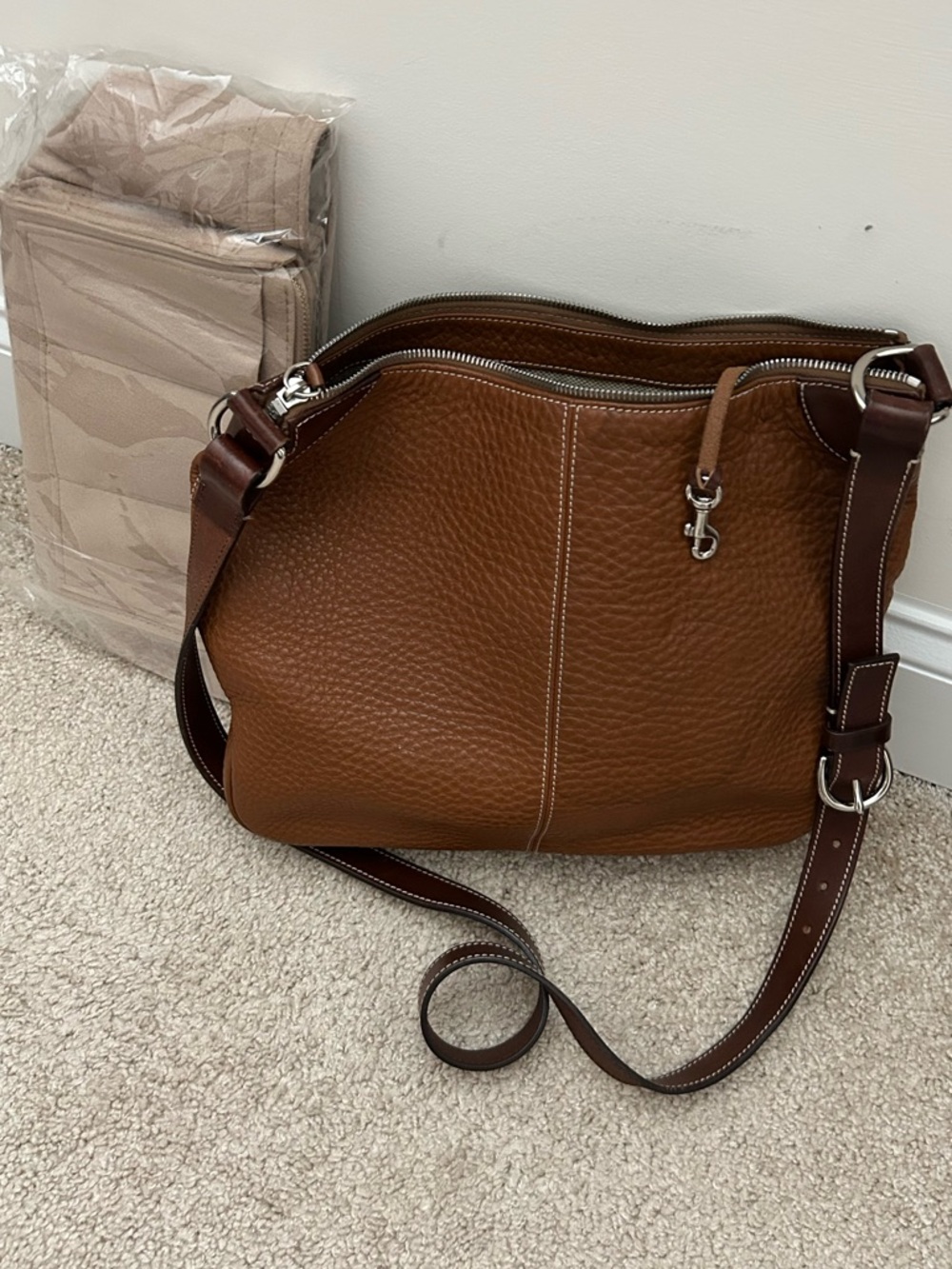 DOONEY and BOURKE Vintage Leather Crossbody Bag 12 X 12 with Bag Insert - Picture 9 of 11